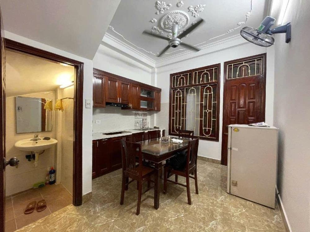 Nhà đẹp Đội Cấn - 40m2, 5 tầng, 6 phòng ngủ - Giá 8 tỷ+