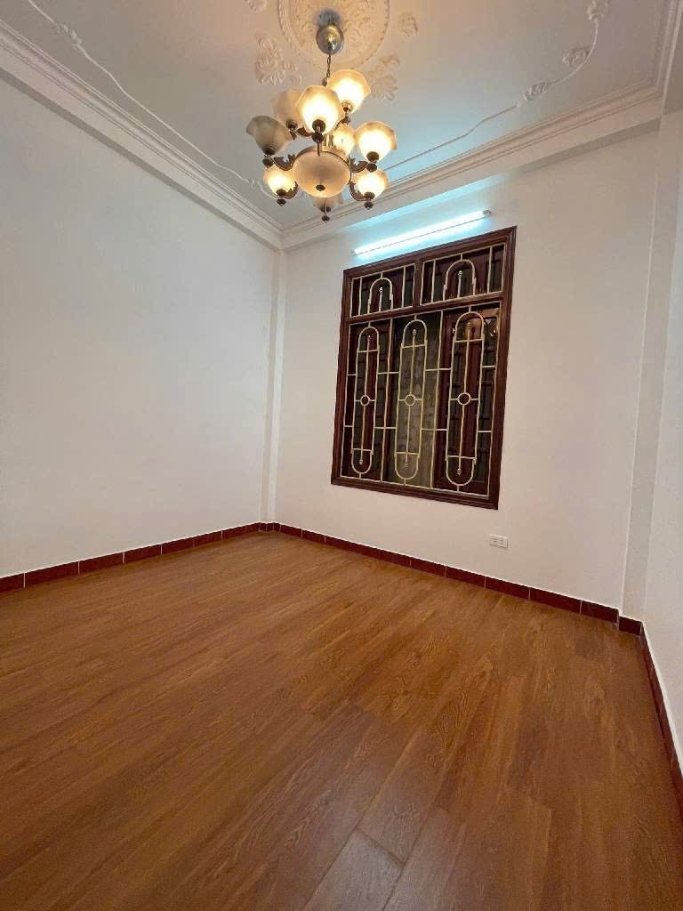 Nhà đẹp Đội Cấn - 40m2, 5 tầng, 6 phòng ngủ - Giá 8 tỷ+