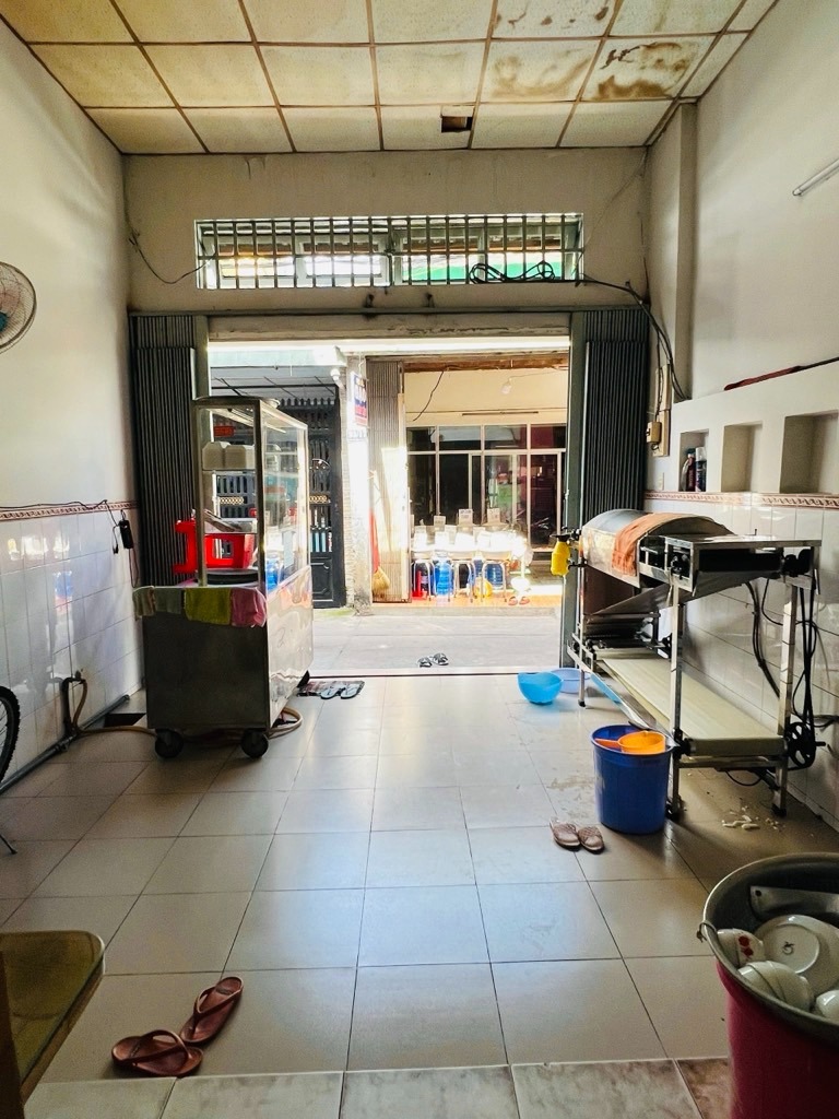 Bán nhà Tân Phú 72m2, Gò Dầu, Giá 6.35 Tỷ - Vị Trí Đẹp, Tiện Xây Mới