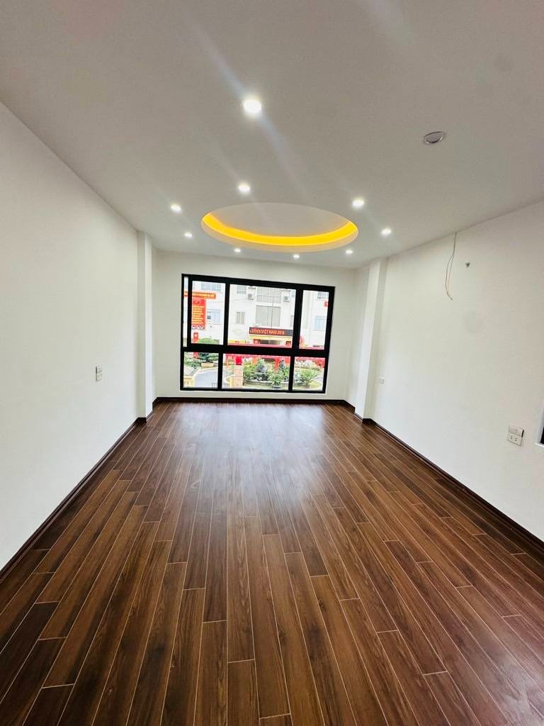 Bán Nhà Mặt Phố Định Công Thượng, Hà Nội - 18.5 Tỷ - 30/40m2 - 5 Tầng