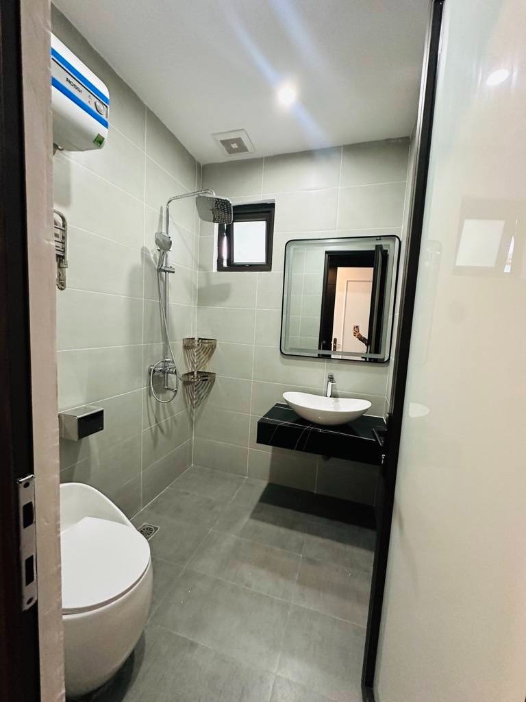 Bán Nhà Mặt Phố Định Công Thượng, Hà Nội - 18.5 Tỷ - 30/40m2 - 5 Tầng