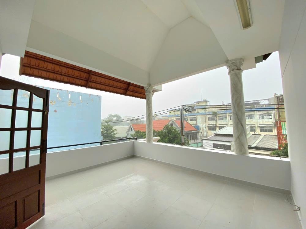 Bán Biệt Thự Mặt Tiền Quận 12 - Vị Trí Đẹp, Giá Tốt