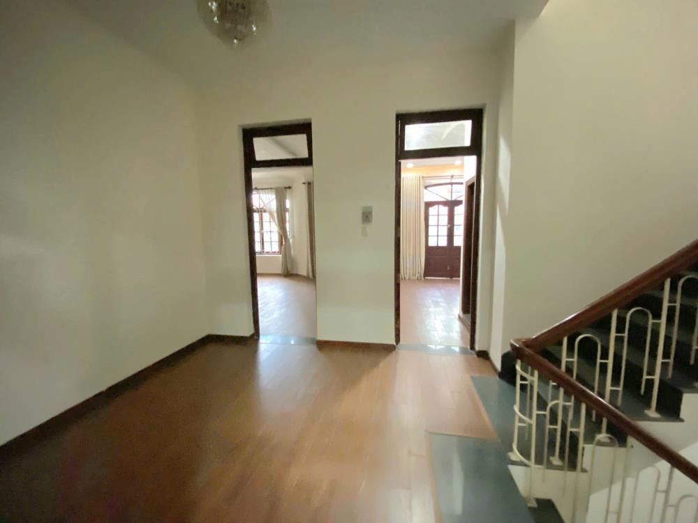 Bán Biệt Thự Mặt Tiền Quận 12 - Vị Trí Đẹp, Giá Tốt