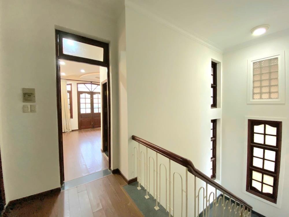 Bán Biệt Thự Mặt Tiền Quận 12 - Vị Trí Đẹp, Giá Tốt