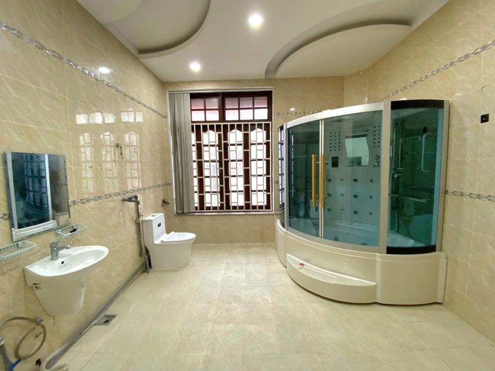 Cho Thuê Biệt Thự Quận 12 - 12x18m, 7PN, Full Nội Thất, Mặt Tiền Đẹp