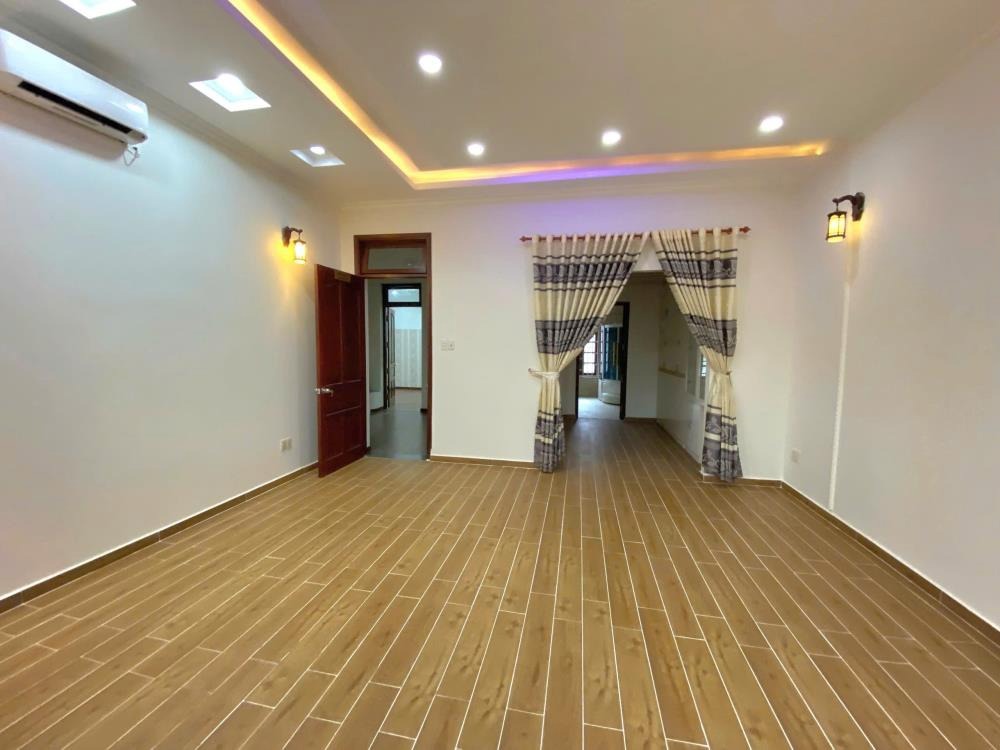 Cho Thuê Biệt Thự Quận 12 - 12x18m, 7PN, Full Nội Thất, Mặt Tiền Đẹp