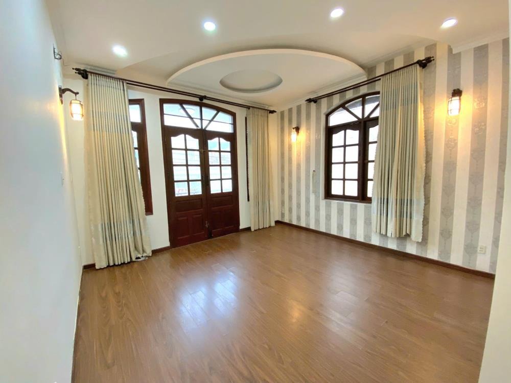 Cho Thuê Biệt Thự Quận 12 - 12x18m, 7PN, Full Nội Thất, Mặt Tiền Đẹp