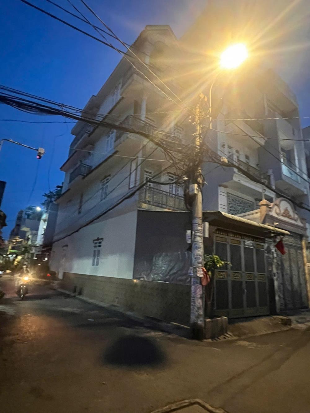 Cho Thuê Nhà Nguyên Căn Bình Tân - 6PN, Xe Hơi, Giá 18TR
