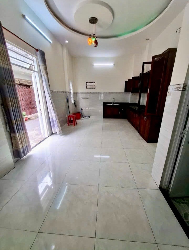 Cho Thuê Nhà Nguyên Căn Bình Tân - 6PN, Xe Hơi, Giá 18TR
