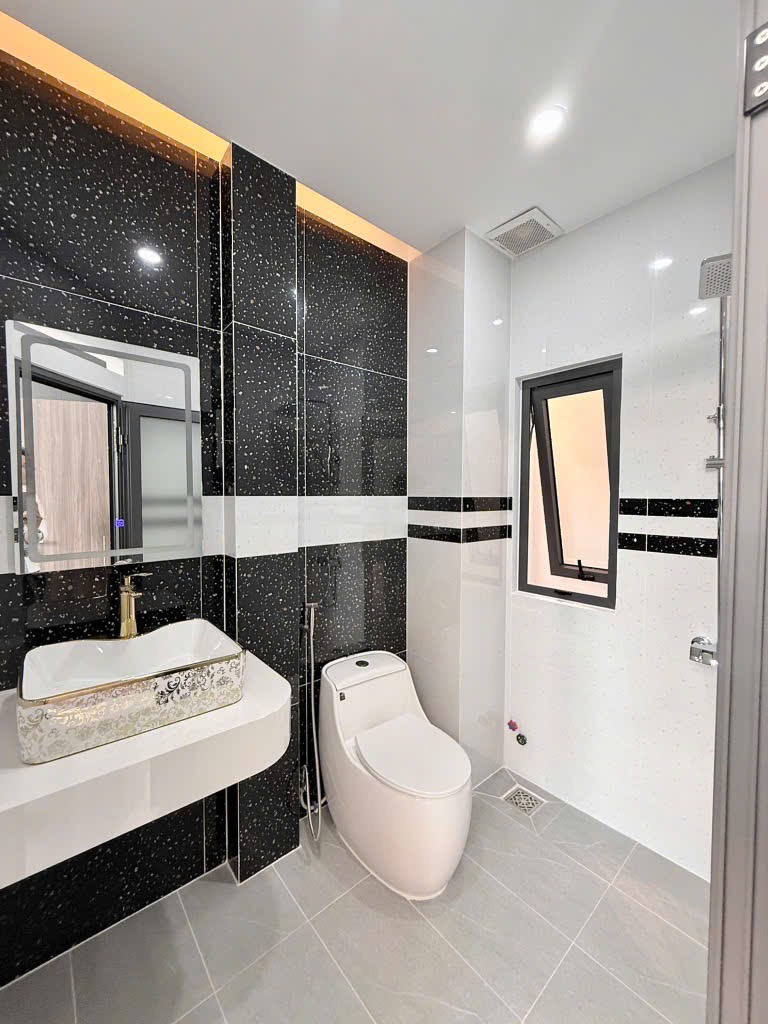 Bán nhà đường CMT8, P5, Q.Tân Bình: 2 phòng ngủ, 88m2, 7 tỷ