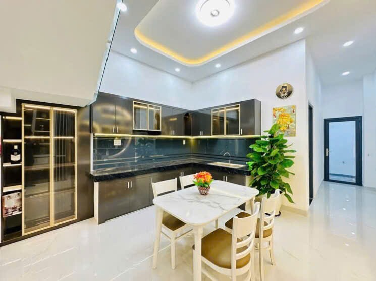 Bán nhà hẻm xe hơi Quận 8 - 4.3m x 10m - Giá 6.6 tỷ