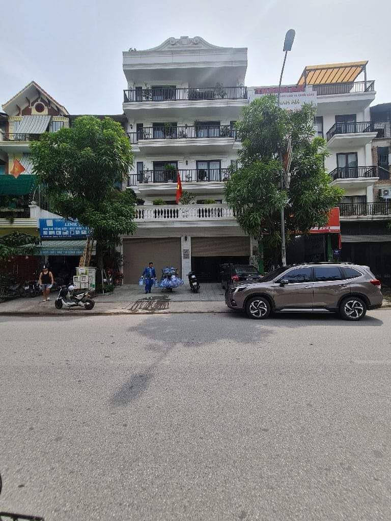 Bán Tòa Văn Phòng Mặt Phố Thành Thái: 210m2, View Công Viên, Giá Tốt