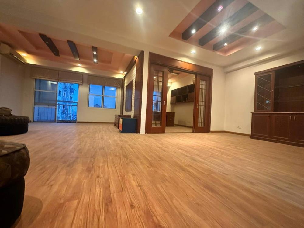 Bán căn hộ 4 ngủ cao cấp Ciputra: Giá chỉ 16.5 tỷ, view đẹp, tiện ích đầy đủ