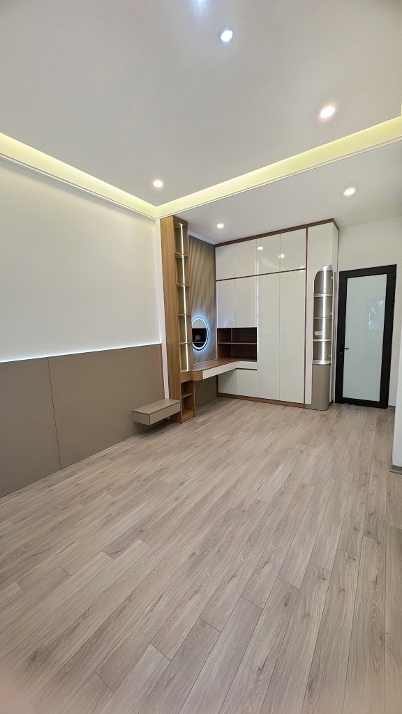 Nhà Đẹp Full Nội Thất - 6 Tỷ - Trung Tâm Đống Đa - Ngõ Rộng - Sổ Đỏ Sẵn