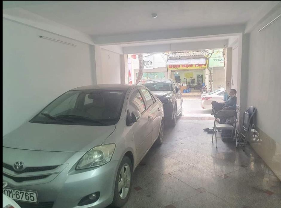 Tòa Văn Phòng Mặt Phố Hoàng Văn Thái: Dòng Tiền Ổn Định, Nở Hậu Đẹp