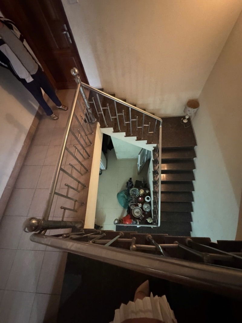 Bán nhà Hoa Lâm, Long Biên: 3 tầng, 61m², mặt tiền 4.4m, ô tô vào nhà - Giá 12 tỷ