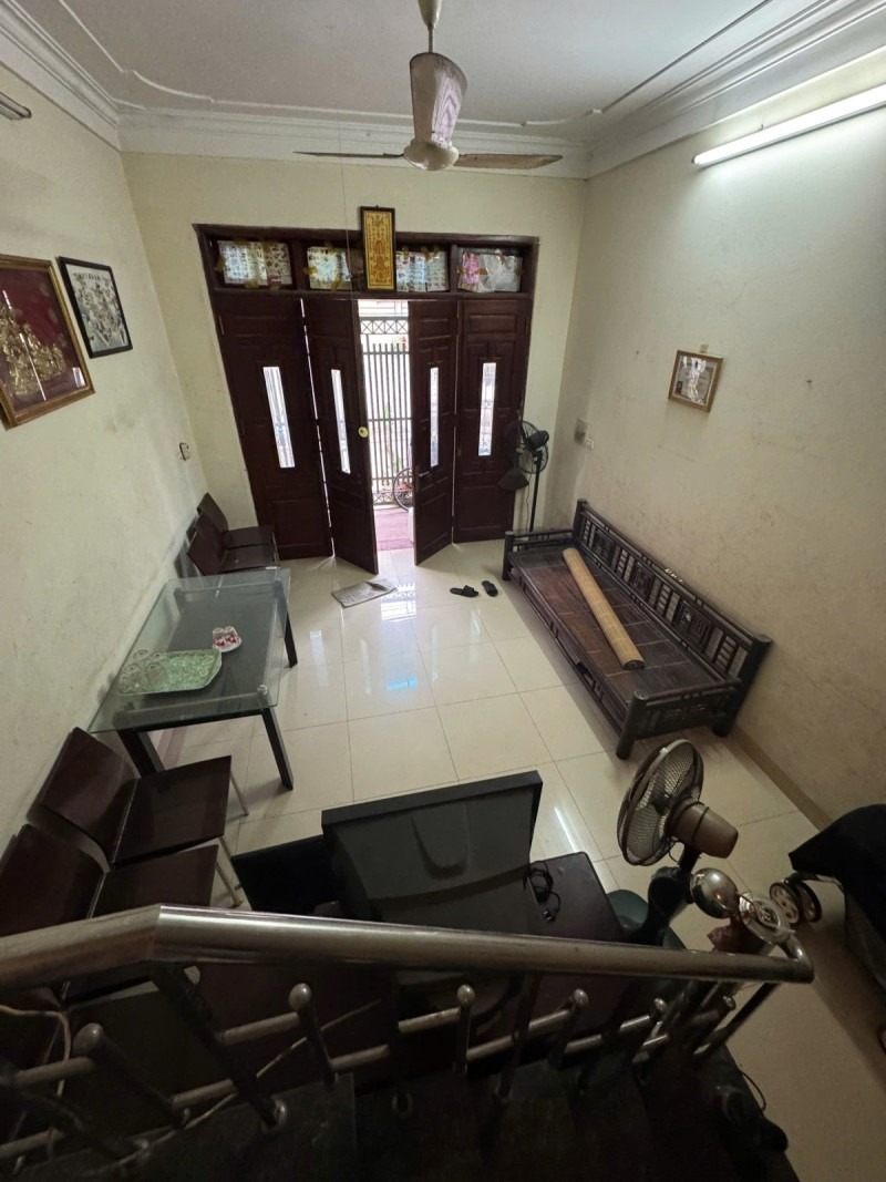 Bán nhà Hoa Lâm, Long Biên: 3 tầng, 61m², mặt tiền 4.4m, ô tô vào nhà - Giá 12 tỷ