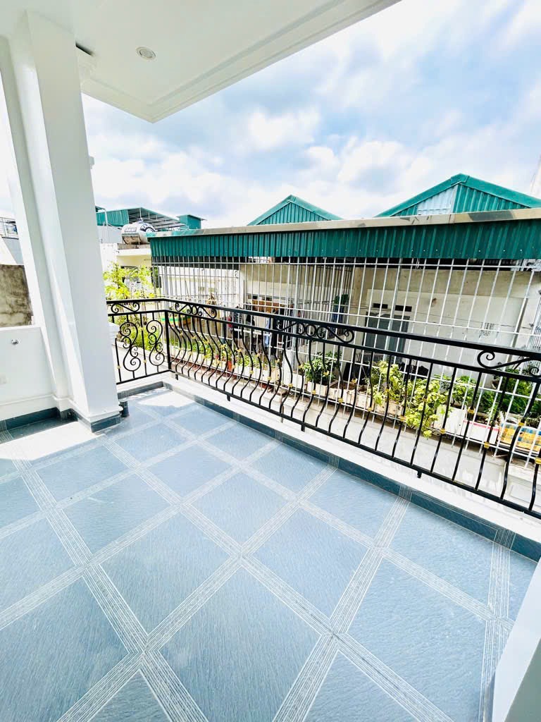 Bán Nhà Lĩnh Nam 6 Tầng, 9 Tỷ, Ô Tô Đỗ Cửa