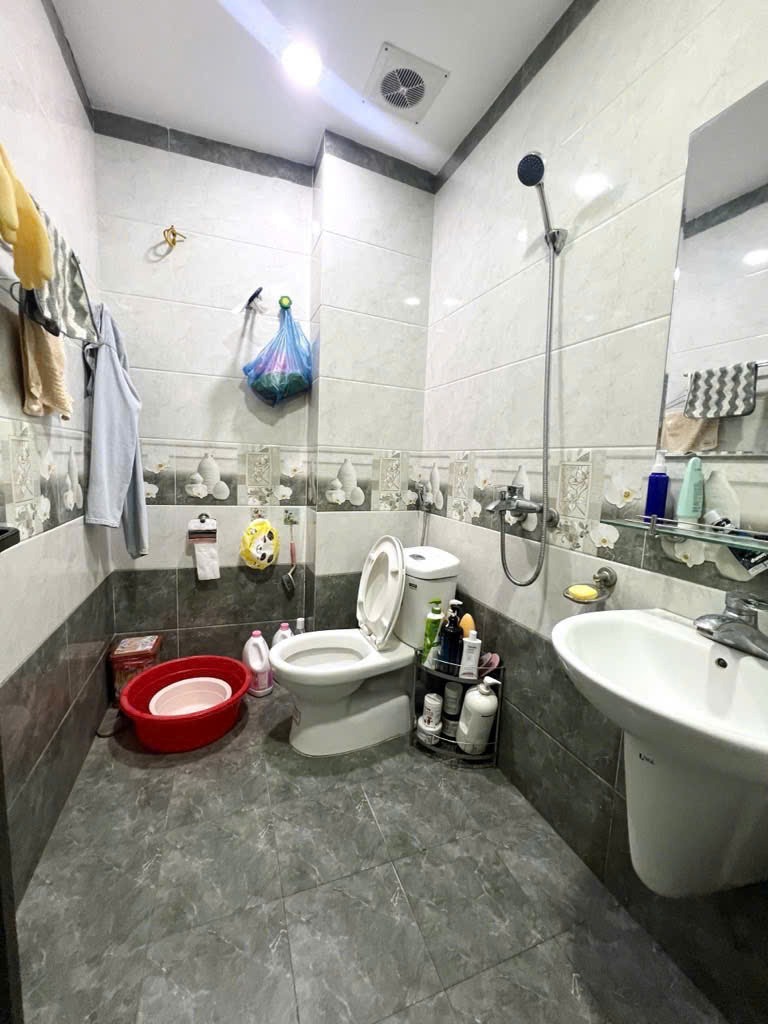 Bán Nhà Mễ Trì Hạ - Vị Trí Đắc Địa, Ô Tô Đỗ Cửa, Giá 7.4 Tỷ