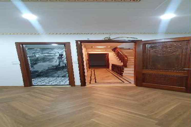 nhà đẹp mặt phố Long Biên, 72m x 7 tầng, thang máy, gara, kinh doanh, full nội thất cơ bản