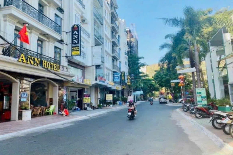 CẦN BÁN KHÁCH SẠN 1 TRỆT 6 LẦU - MẶT TIỀN PHAN HUY CHÚ, PHƯỜNG 2, TP. VŨNG TÀU