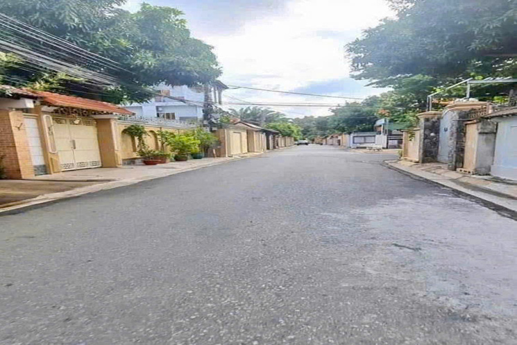Bán biệt thự phường Nguyễn An Ninh, tp.Vũng Tàu:
- Diện tích: 130m
