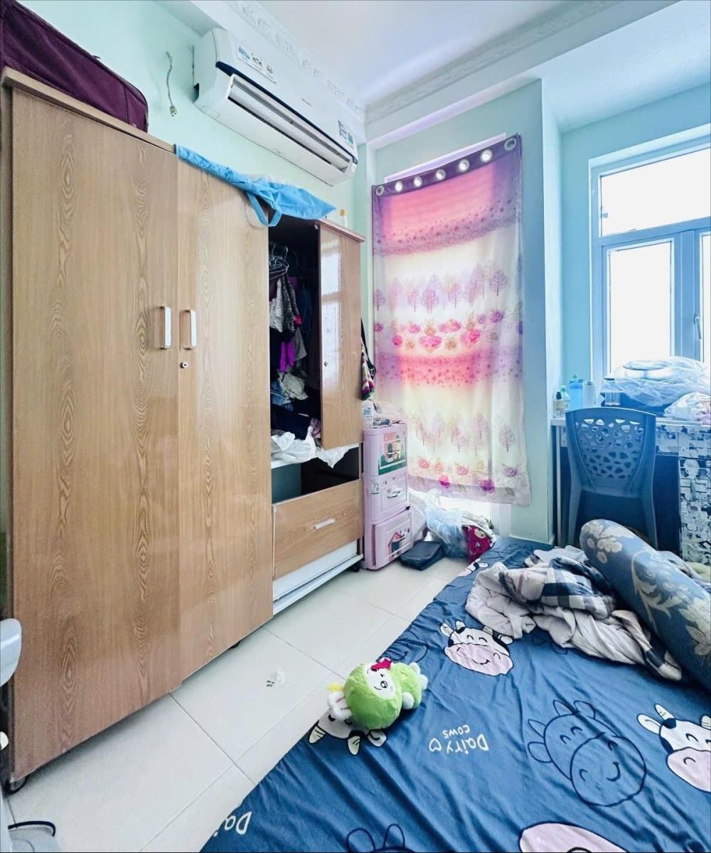 Nhà Phố Quận 10 - 5 Tầng, 4 PN, Giá 6 Tỷ - Vị Trí Đắc Địa