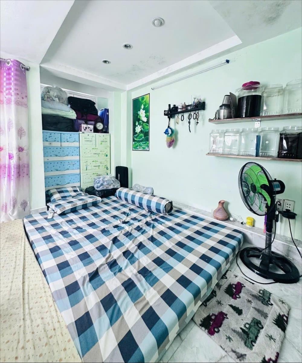 Nhà Phố Quận 10 - 5 Tầng, 4 PN, Giá 6 Tỷ - Vị Trí Đắc Địa