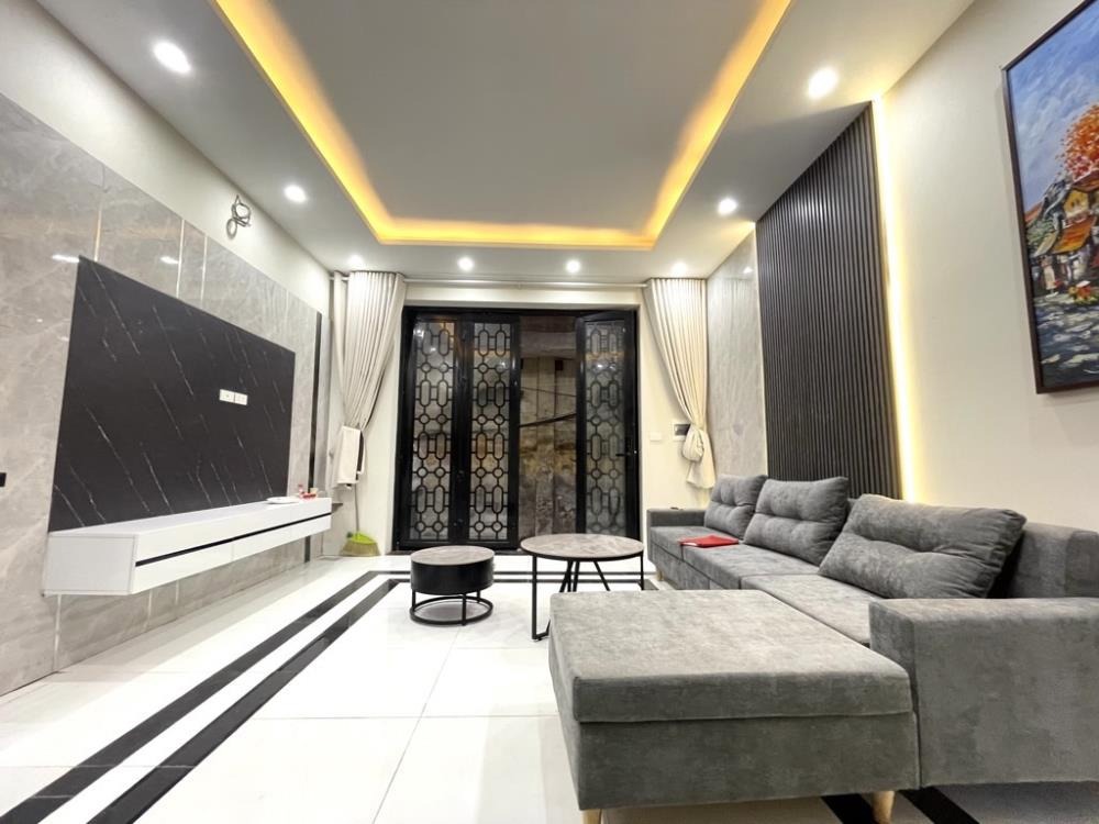 Bán Nhà Đẹp Ba Đình: 4 Tầng, Mặt Tiền Rộng, Giá Tốt