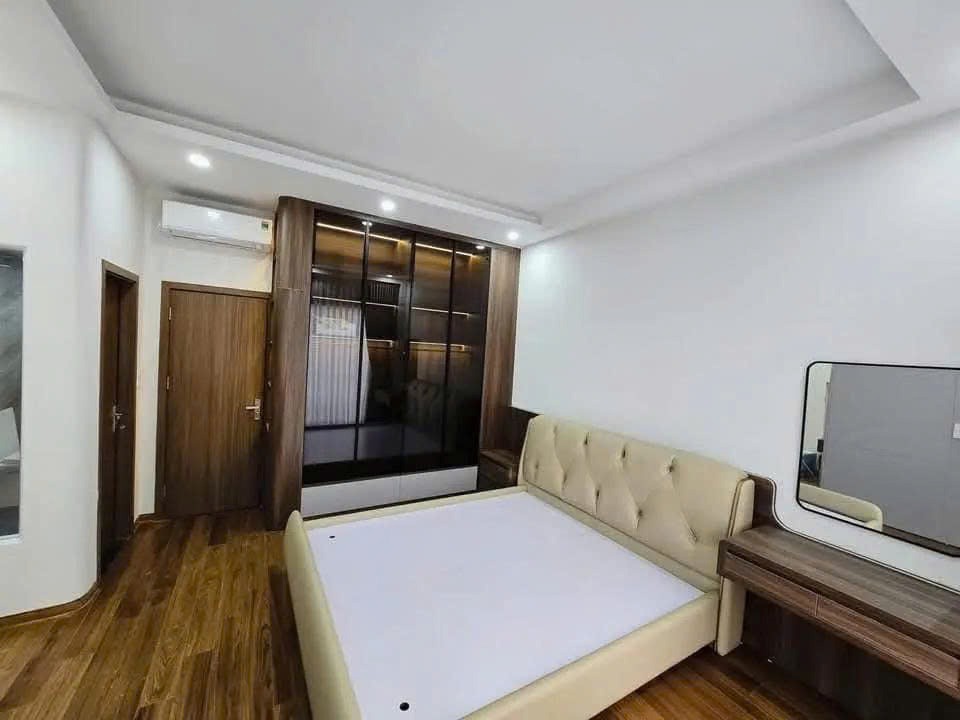 Bán nhà 6 tầng thang máy, full nội thất, gần BV Tâm Anh & Trường Quốc tế