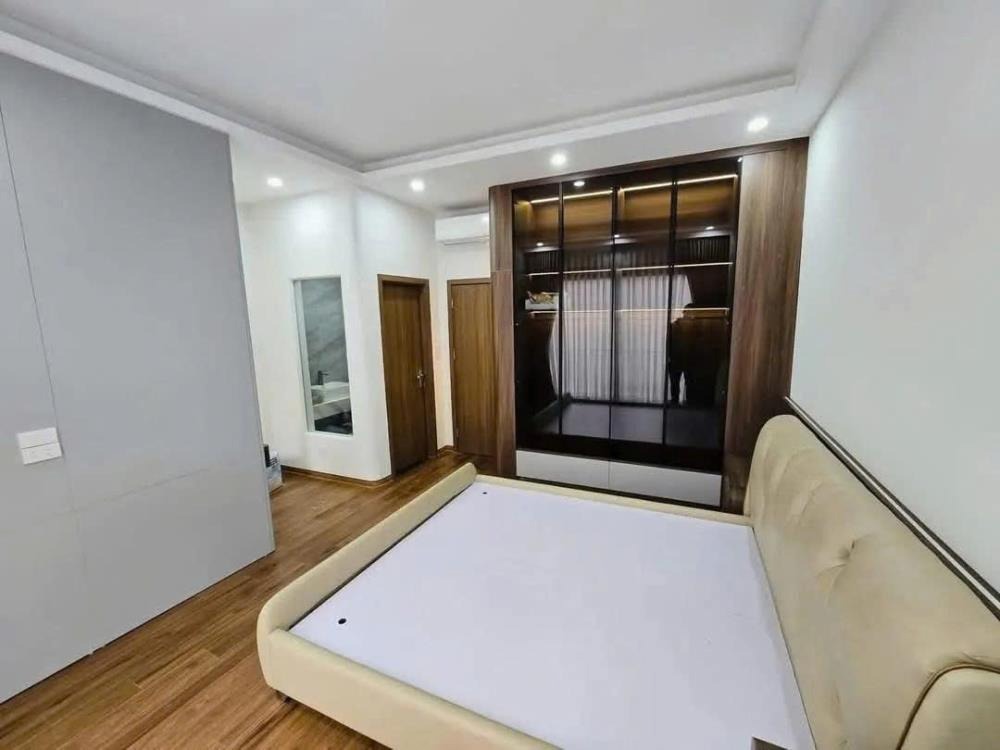 Bán nhà 6 tầng thang máy, full nội thất, gần BV Tâm Anh & Trường Quốc tế