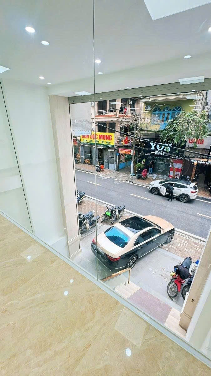 Mặt Phố Kinh Doanh - 120m2, 8 Tầng, Mặt Tiền 6m - Giá 72 Tỷ