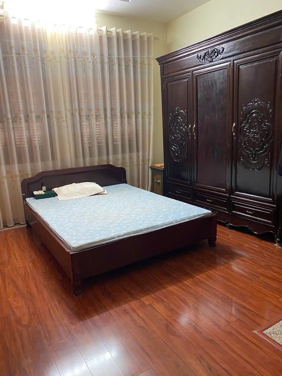 Biệt Thự Song Lập Hạng Sang, Có Hầm, Gần Công Viên Phùng Khoang