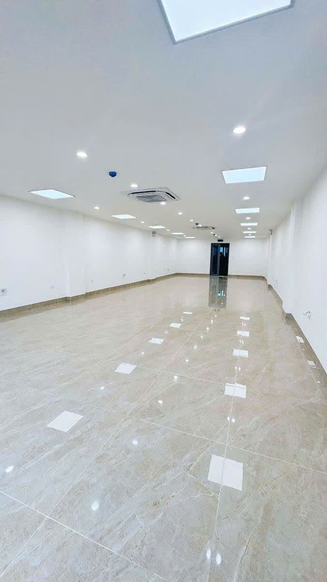 Mặt Phố Kinh Doanh - 120m2, 8 Tầng, Mặt Tiền 6m - Giá 72 Tỷ
