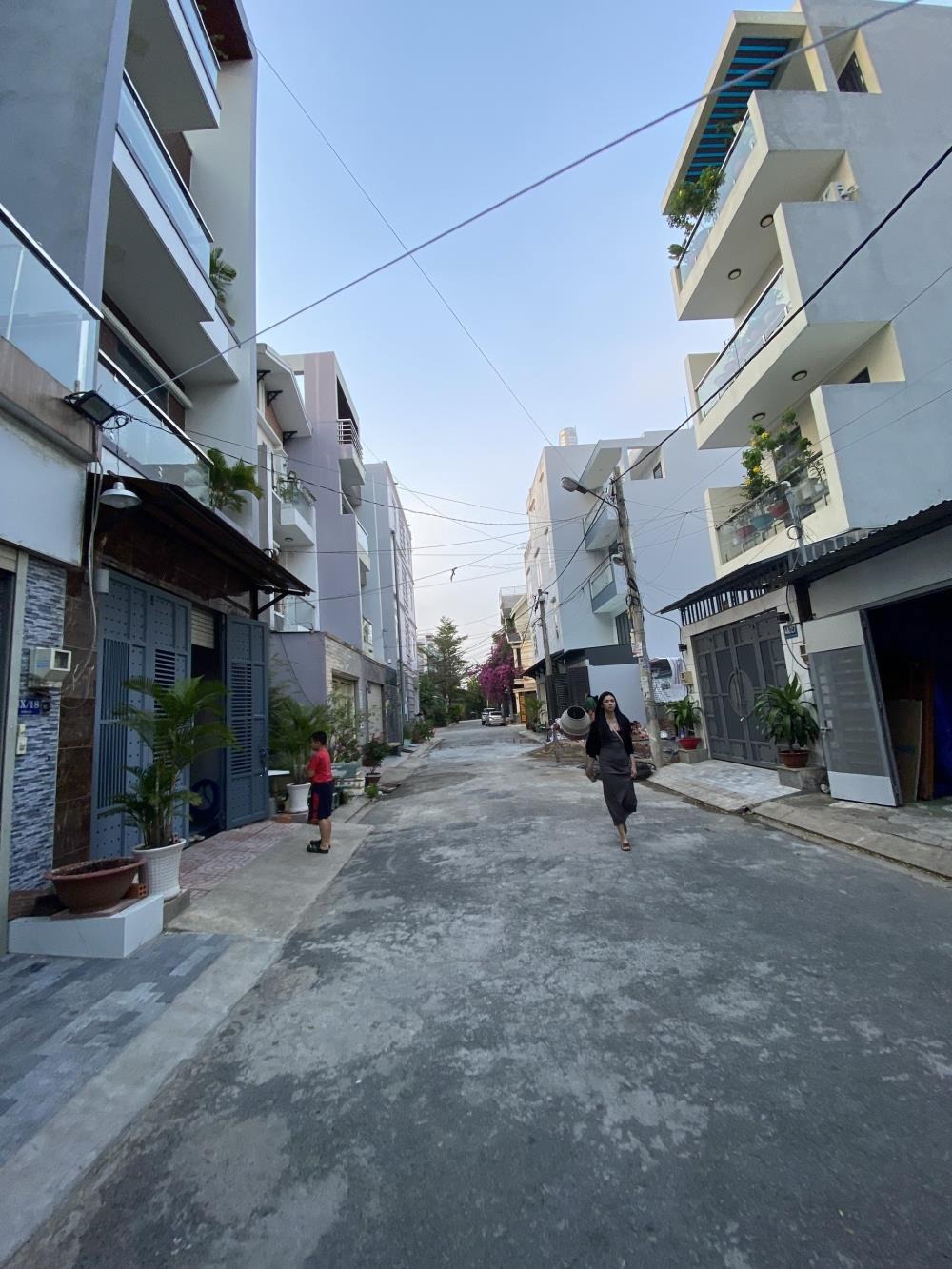 Nhà Đẹp Quận 9, 4 Tầng, 4 PN, Giá 5.6 Tỷ - Gần Khang Điền