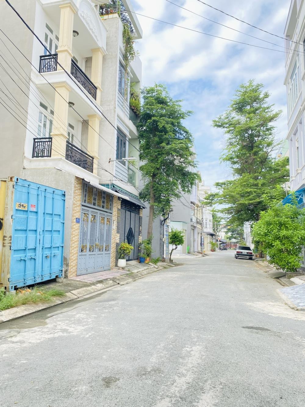 Nhà Đẹp Quận 9, 4 Tầng, 4 PN, Giá 5.6 Tỷ - Gần Khang Điền