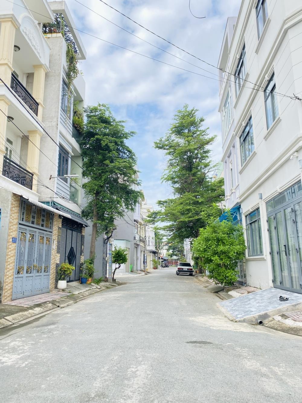 Nhà Đẹp Quận 9, 4 Tầng, 4 PN, Giá 5.6 Tỷ - Gần Khang Điền