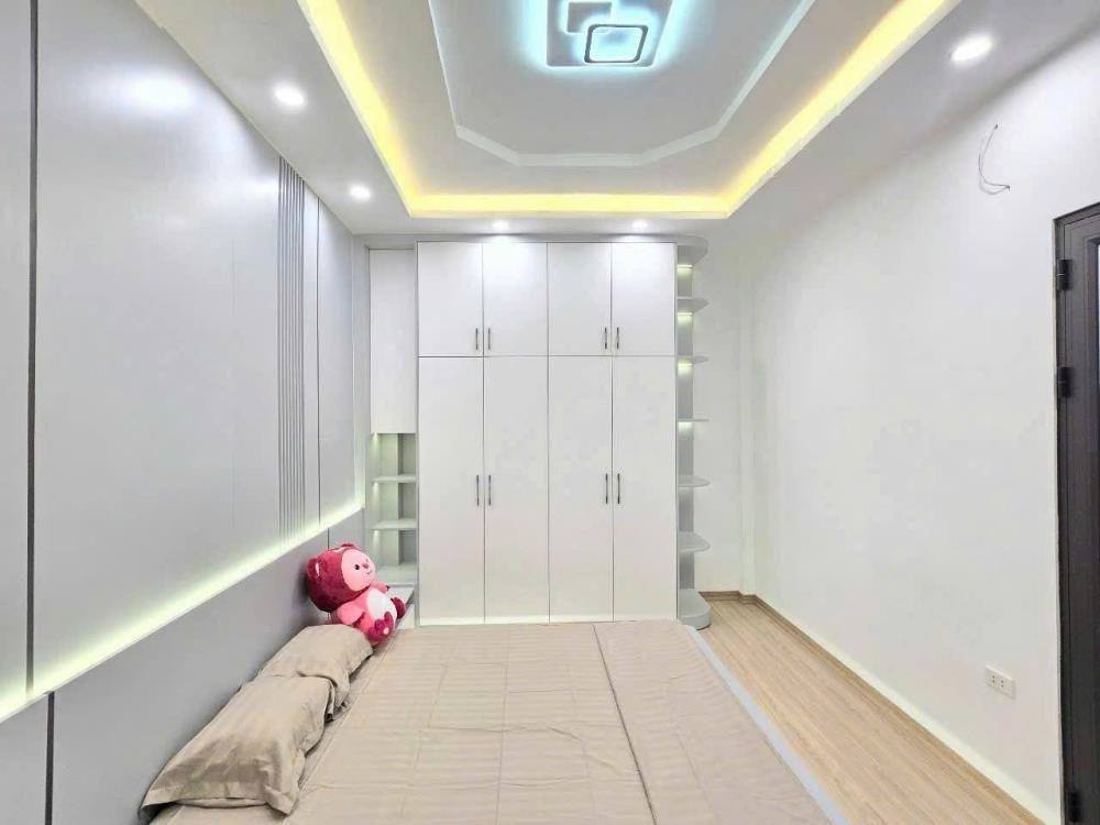 Nhà Đẹp Hoàng Mai - 5 Tầng, 3 Phòng Ngủ, Ô Tô Đỗ Cửa - Giá 6.68 Tỷ