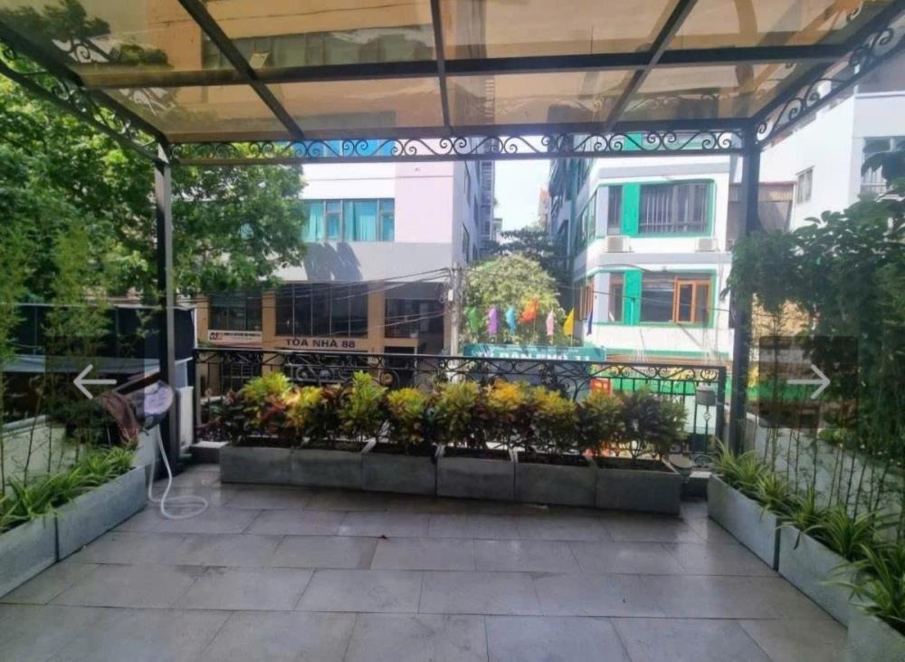 Mặt Phố Kinh Doanh - Nhà 5 Tầng, Thang Máy, 105m2, Giá 45 tỷ - Vị Trí Đắc Địa