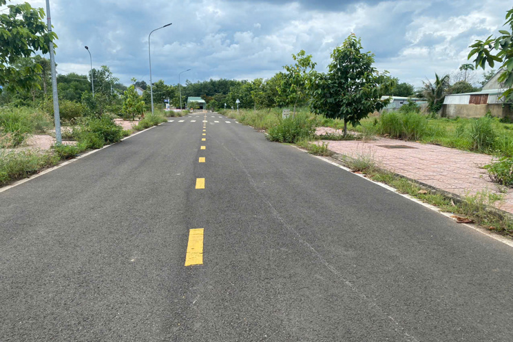 300tr/200m2 mặt tiền nhựa 8m , ngay chợ Tân Phước , cách DT 753 chỉ 50m