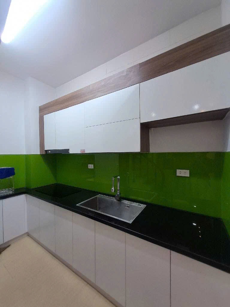Bán Nhà Lĩnh Nam 6 Tầng, 6 Tỷ, Ô Tô Vào Nhà