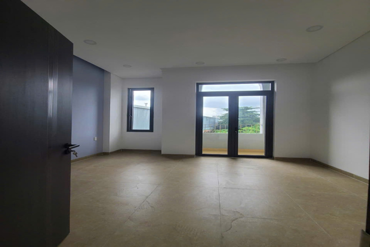 cần bán gấp nhà  tô Ký.giảm liên tiếp 300tr chào 5.3 tỷ. Gấp giảm 200tr chào 5.6 tỷ TL Gấp giảm