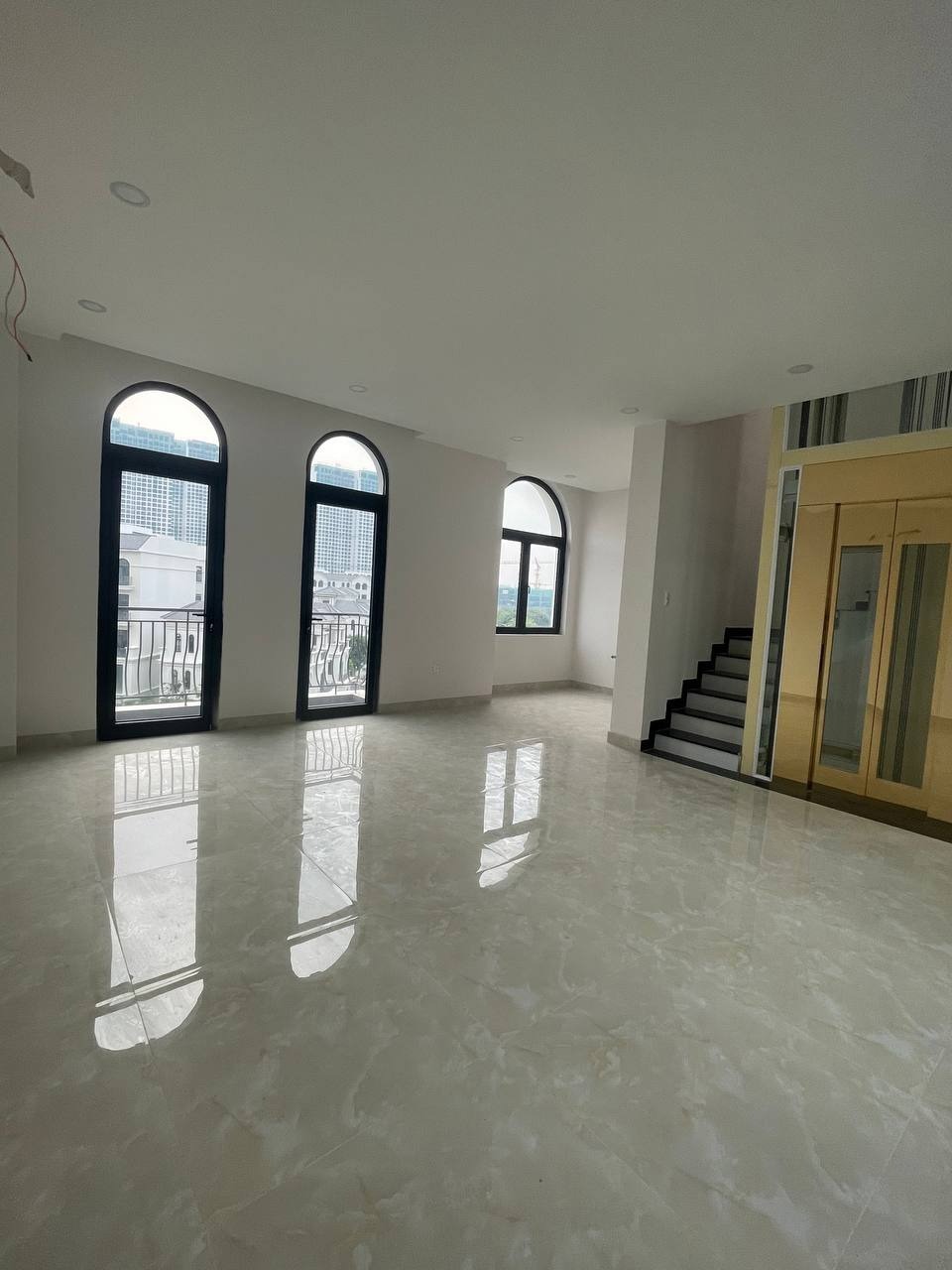 Sang Nhượng Quán Ăn Nội Thất Đầy Đủ - Vinhome Grand Park - 25tr/tháng