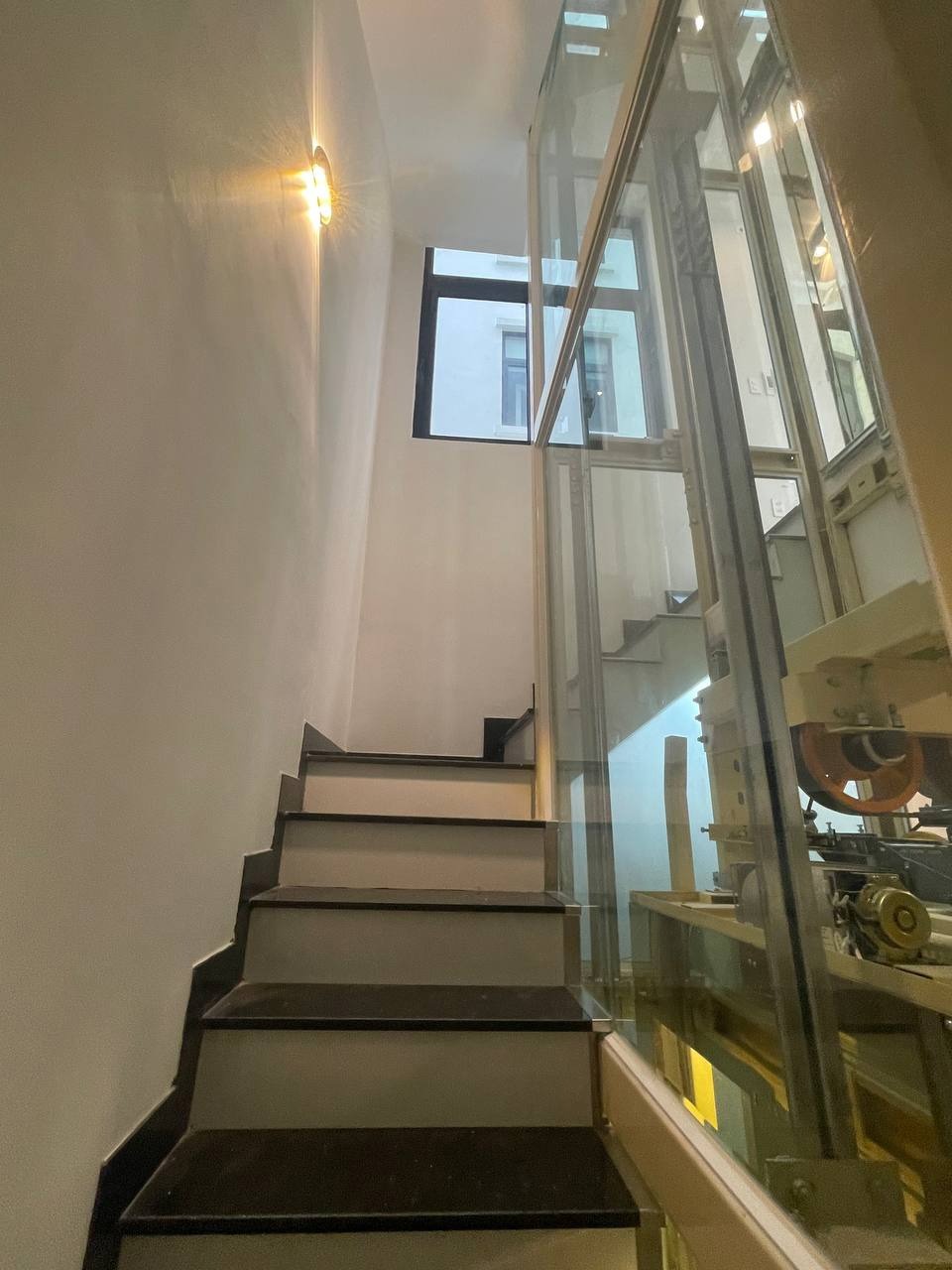 Sang Nhượng Quán Ăn Nội Thất Đầy Đủ - Vinhome Grand Park - 25tr/tháng
