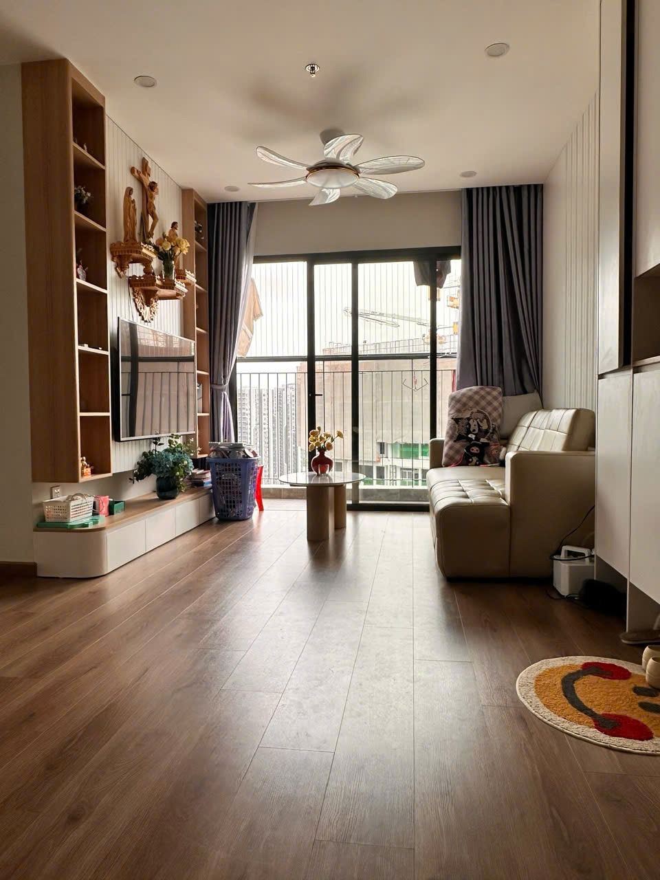 Bán 3N Full Đồ Đẹp, Sổ Sách Sẵn Sàng - VinHomes Smart City