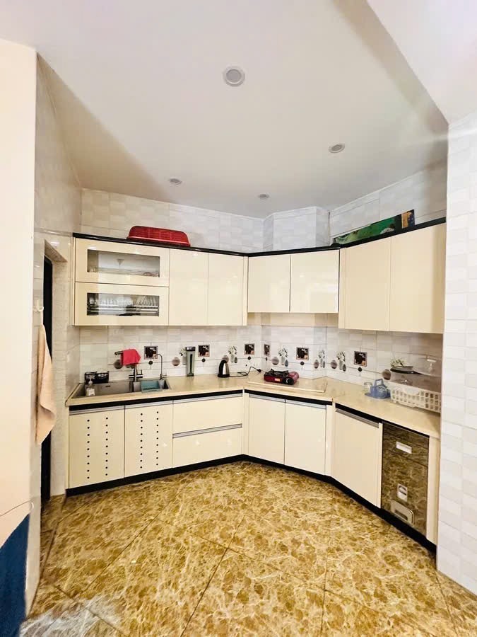 🏡 Nhà dân xây 4 tầng, góc, ô tô vào cửa, Xuân Đỉnh - Giá Tốt!