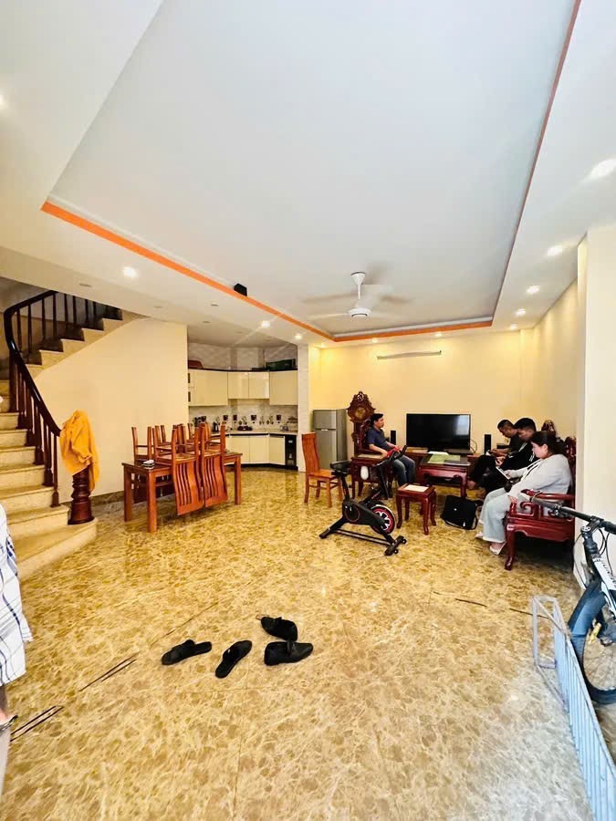 🏡 Nhà dân xây 4 tầng, góc, ô tô vào cửa, Xuân Đỉnh - Giá Tốt!