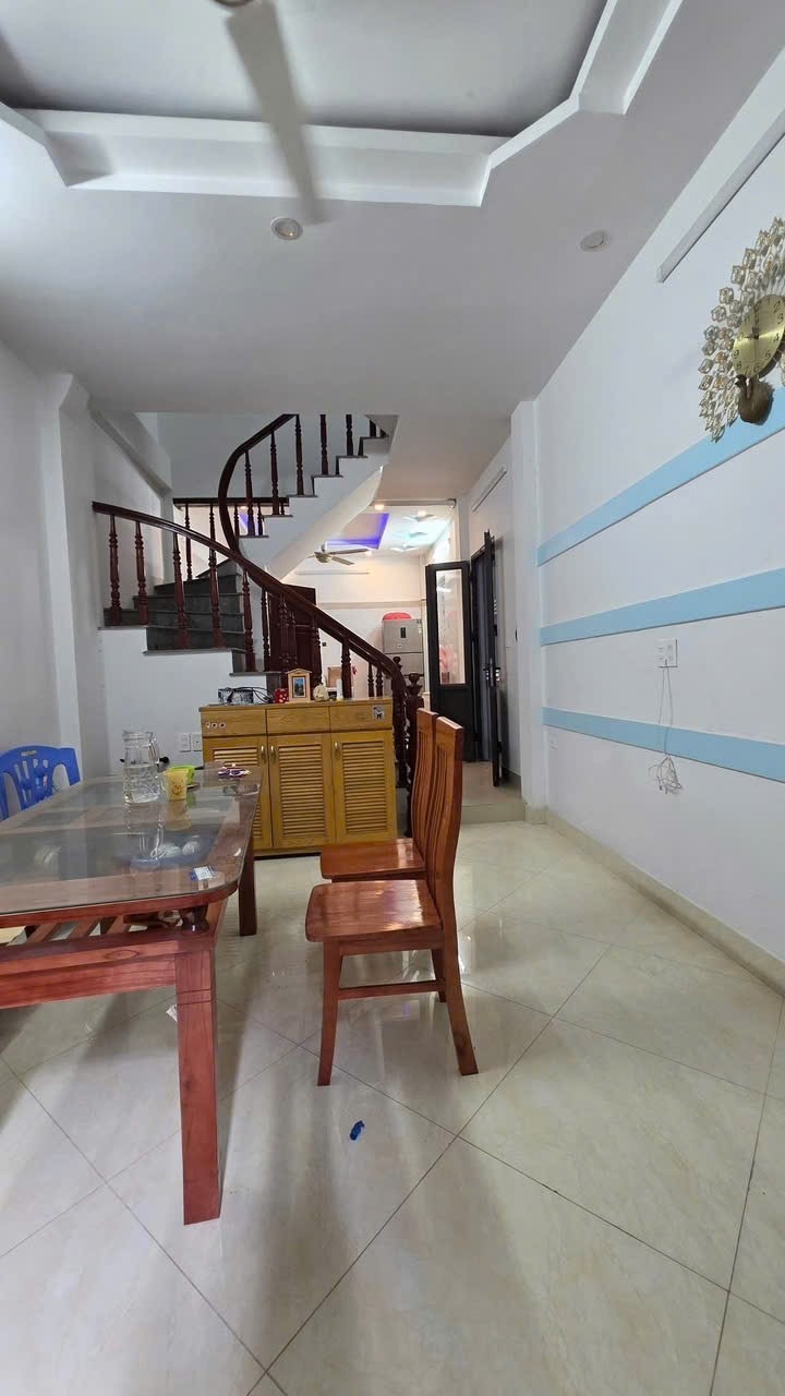 Bán Gấp Nhà Đường Trường Chinh, Đống Đa - Lô Góc 5 Tầng, Giá Tốt
