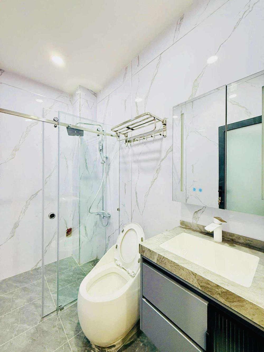 Nhà đẹp Gò Vấp - 5 tầng, 4PN, 6.6 tỷ - Ngay Kênh Tham Lương