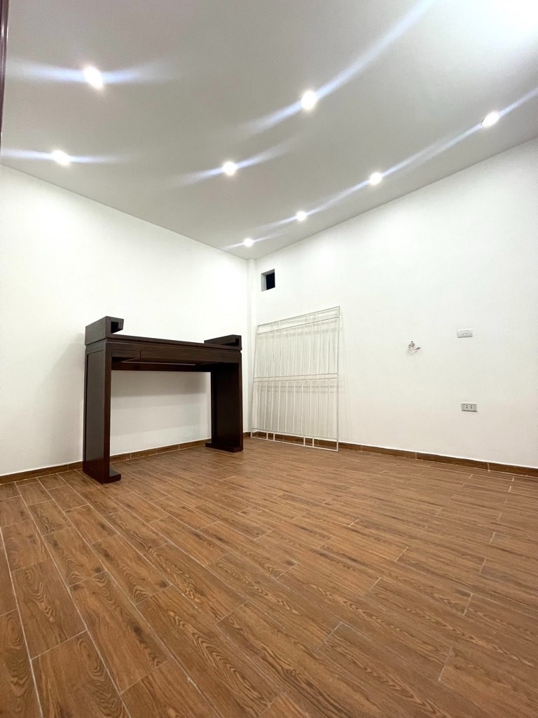 Siêu phẩm Vip Đống Đa: Nhà Phân Lô, Gara Ô Tô, Gần Phố - 40m2, Giá 13.95 Tỷ